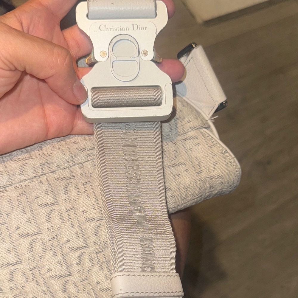 Authentic Dior Cream Men's Bag - Picture 9 of 16